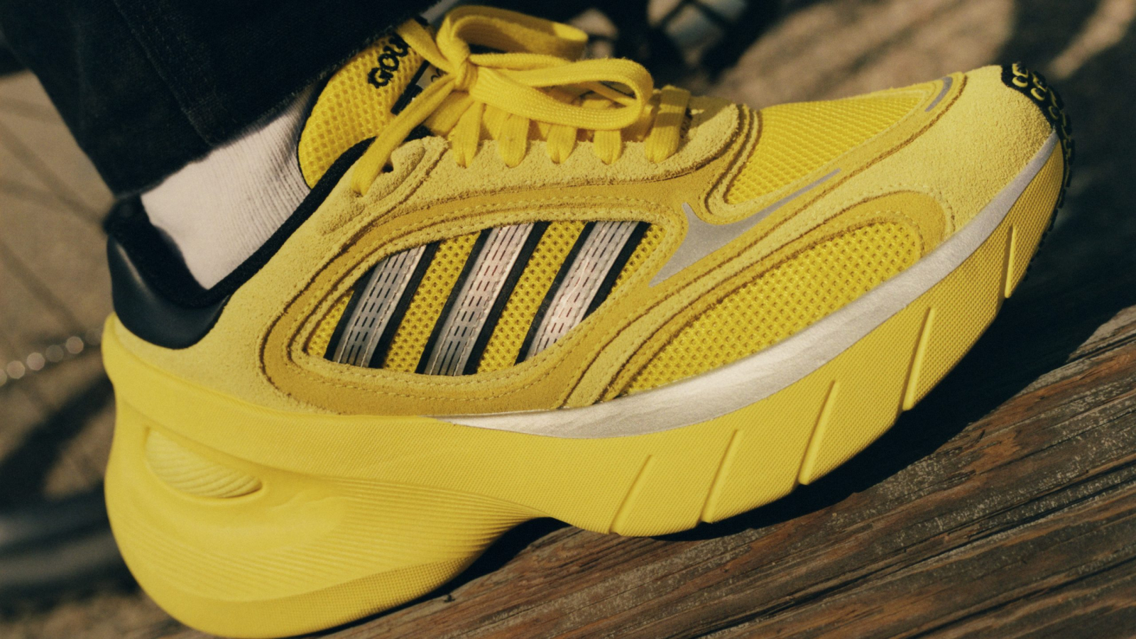 Zapatilla adidas Originals Adizero Goukana en color amarillo