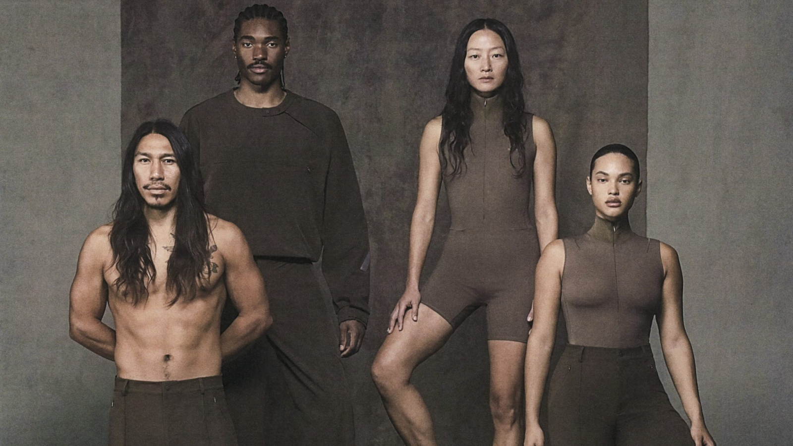 Modelos luciendo la colección adidas x Entire Studios en tonos neutros con enfoque minimalista y deportivo